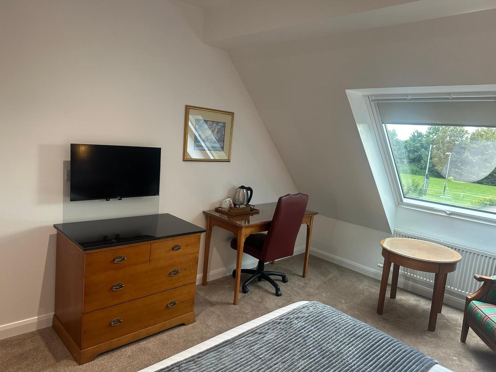 Desalis London Stansted 3*