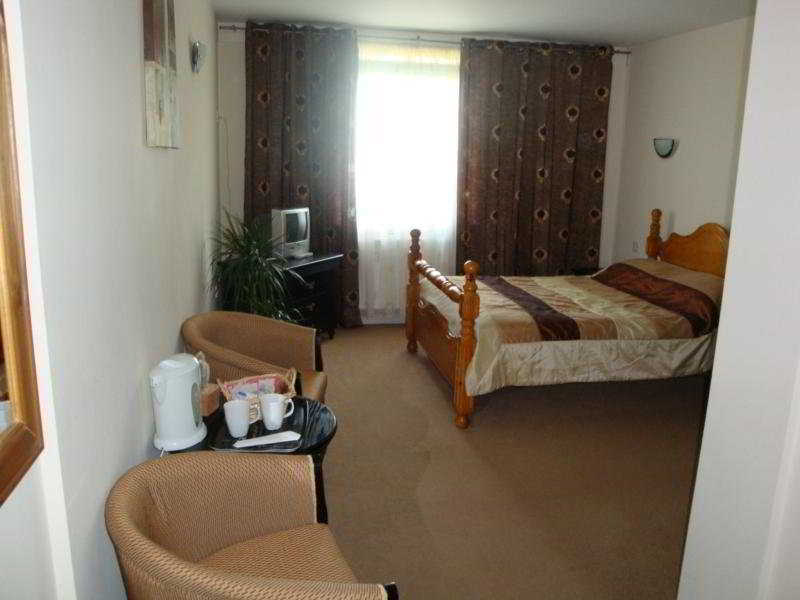 Desalis London Stansted 3*